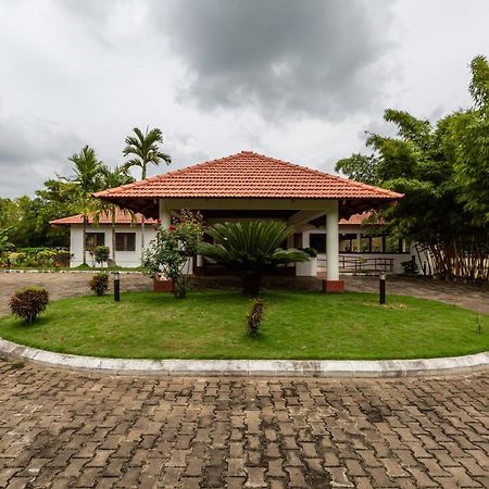 Kstdc Hotel Mayura Yagachi, Belur Belur  ภายนอก รูปภาพ