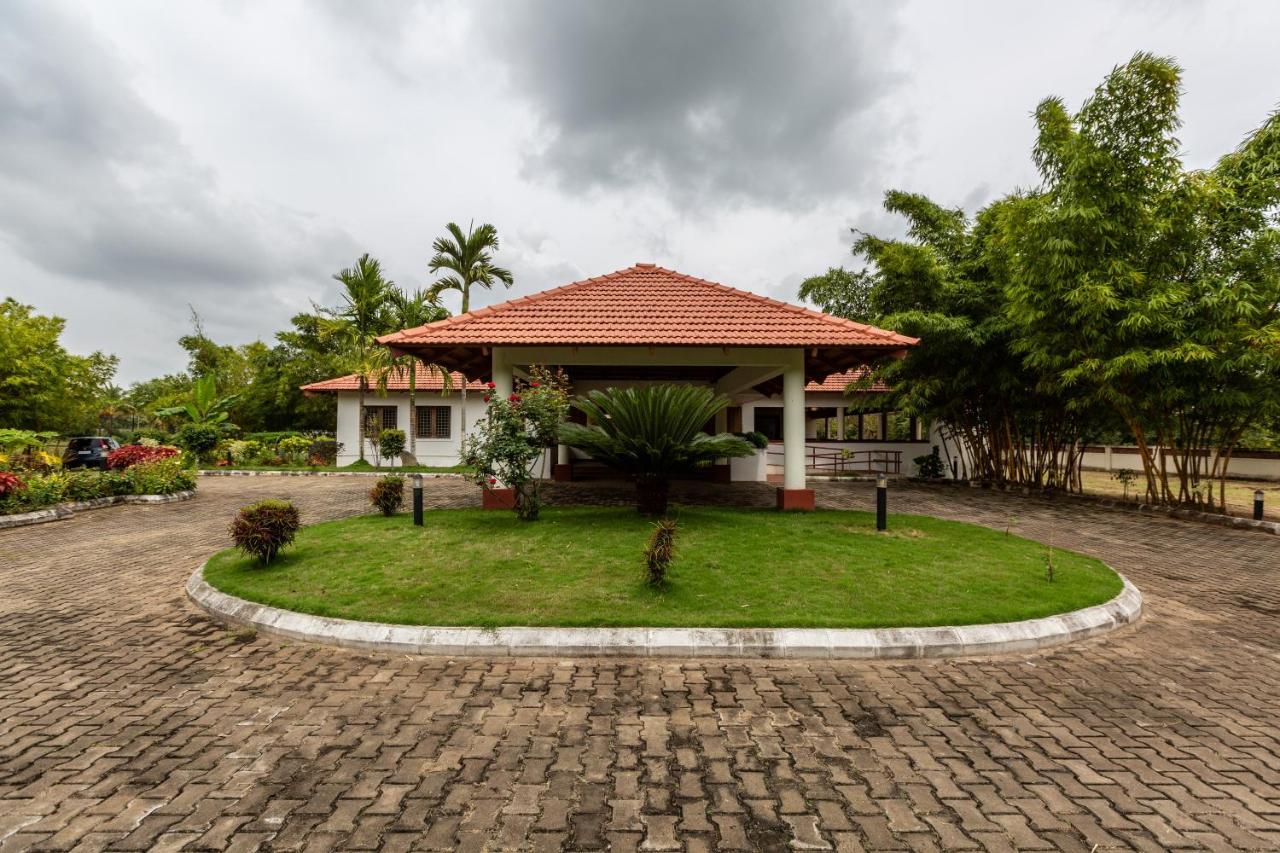 Kstdc Hotel Mayura Yagachi, Belur Belur  ภายนอก รูปภาพ