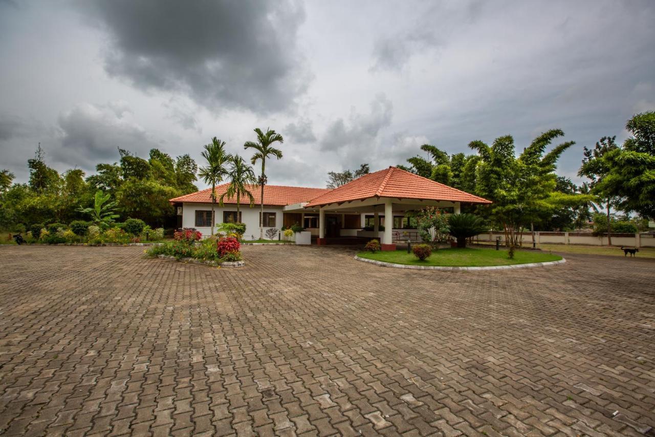 Kstdc Hotel Mayura Yagachi, Belur Belur  ภายนอก รูปภาพ